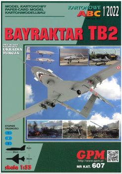 türkische Kampf- und Aufklärungsdrohne (UCAV) Bayraktar TB2 (türkische oder ukrainische Kennzeichnung) 1:33