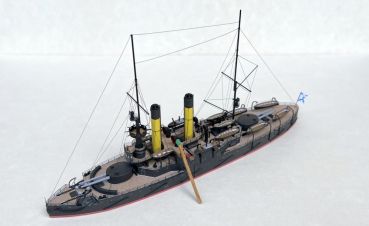 Küstenpanzerschiff Admiral Sienjawin (Sieniawin) (1894) und Zerstörer Brawyj (1902) 1:400