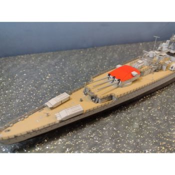 Schwerkreuzer Admiral Scheer im Bauzustand, Bemalung und Waffenkonstellation von 1942 1:250