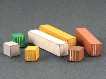 ISO-Standard-Versandcontainer in verschiedene Farben und Größen, 1:250
