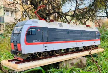 russische E-Lokomotive E5K Ermak (2017) der Russischen Eisenbahnen 1:25 extrem präzise