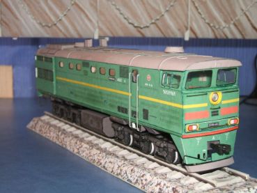 transsiberische Diesellokomotive 2TE 10W (eine Sektion) 1:87