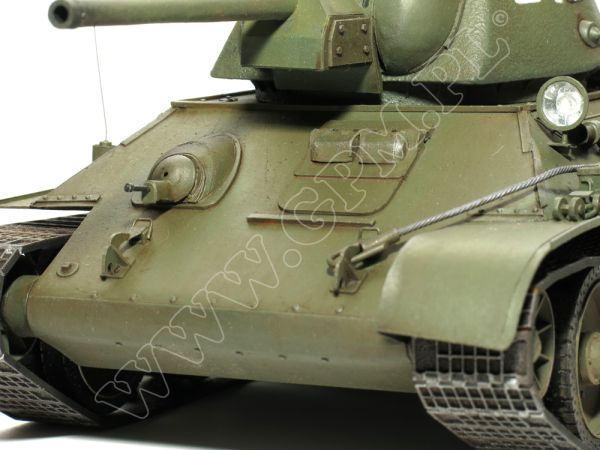Panzer T-34 in der Version T-34/76 Model. 43, während der Schlacht von Studzianki 1944 1:25 inkl. LC-Spanten/Radsatz
