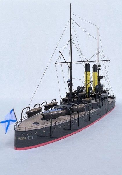 Küstenpanzerschiff Admiral Sienjawin (Sieniawin) (1894) und Zerstörer Brawyj (1902) 1:400