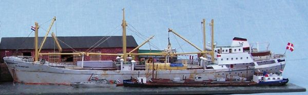 Frachter Olivia Winther + Bunkerboot Gulf Nederland 96 1:250