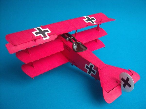 Jagdflugzeug Fokker Dr.1 "der Dreidecker" 1:33 übersetzt