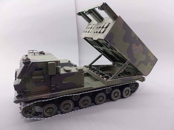 Mehrfachraketenwerfer-Artilleriesystem auf Kettenfahrgestell M270 MLRS Deutscher Bundeswehr 1:25 präzise, deutsche Bauanleitung