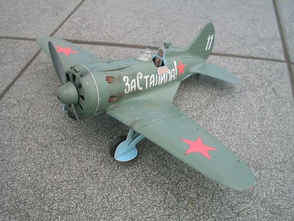 Polikarpow I-16 (72.IAP, Juni 1941) 1:33