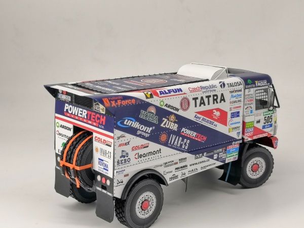 Tatra T815 Fat Boy in zwei optionalen Darstellungen: Dakar Rallye 2015 oder 2016 1:32 dekorativ!