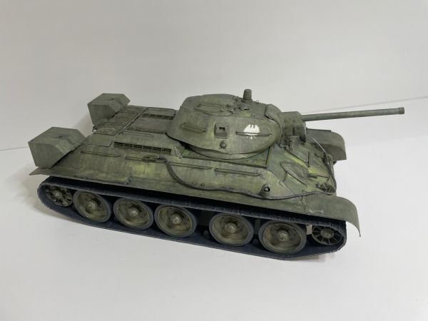 sowjetischer Panzer T-34/76 "Lenino" 1:25 inkl. Zurüstsatz