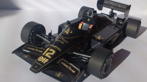 Rennwagen Lotus Renault 97T, Ayrton Senna (Großer Preis von Portugal, 1985) 1:24 inkl. LC-Satz