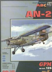 Transport-Doppeldecker Antonow An-2 1:33 übersetzt